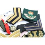 Quantity of British cloth insignia and embroidered patches. P&P Group 1 (£14+VAT for the first lot