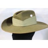 Australian Army Hat Dated 1994. P&P Group 2 (£18+VAT for the first lot and £3+VAT for subsequent