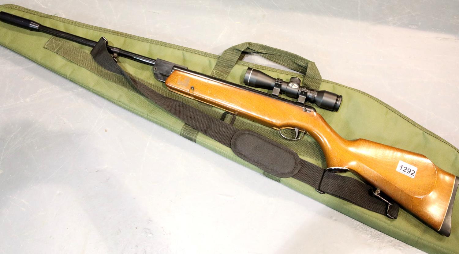 Webley & Scott 22 air rifle with SMK sight and canvas gun bag. P&P group 3 (£25+ VAT for the first