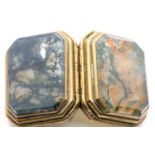 19thC gilt metal and moss agate snuff box with chamfered corners, L: 37 mm. P&P Group 1 (£14+VAT for