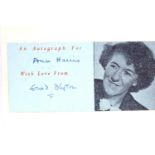 Enid Blyton autograph and picture from a late 1940s/early 1950s autograph book. P&P Group 1 (£14+VAT