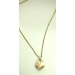 Ladies 9ct gold heart locket chain, 2.7g, L: 46 cm. P&P Group 1 (£14+VAT for the first lot and £1+