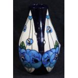 Moorcroft vase in the Red Rose Blue pattern, H: 13.5 cm. P&P Group 1 (£14+VAT for the first lot