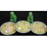 Set of three Famille Jaune Chinese side plates and two Temple Lions. P&P Group 3 (£25+VAT for the