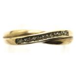 9ct gold ring set with diamonds, size P, 2.1g. P&P Group 1 (£14+VAT for the first lot and £1+VAT for