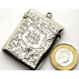 Hallmarked silver vesta case, 17g. H: 4.5cm. P&P Group 1 (£14+VAT for the first lot and £1+VAT for