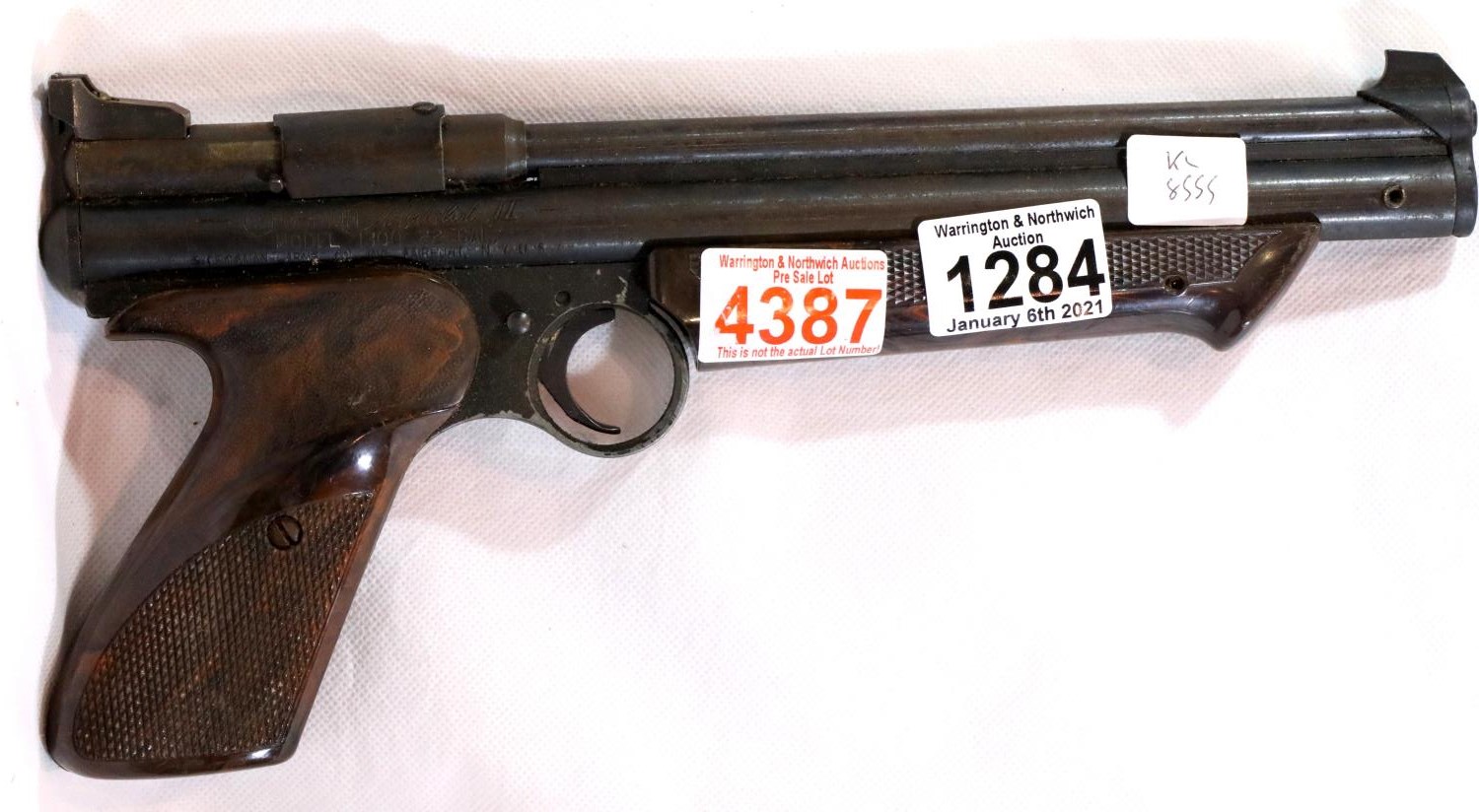 Crosman Medalist II 22 air pistol, model 1300. P&P group 2 (£18+ VAT for the first lot and £3+ VAT