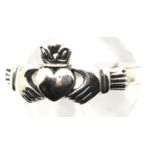 925 silver Irish Claddagh ring, size V, 3g. P&P Group 1 (£14+VAT for the first lot and £1+VAT for