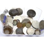 Mixed George V and later UK coins including commemorative crowns. P&P Group 1 (£14+VAT for the first