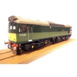 Heljan O Gauge class 25 D5289 two tone green. P&P Group 2 (£18+VAT for the first lot and £3+VAT