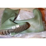 Gents size 13 Dunlop green safety boots, unused. Not available for in-house P&P