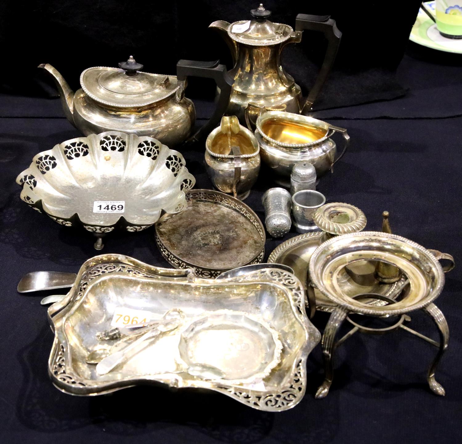 Quantity of mixed silver plate including four piece tea service. P&P Group 3 (£25+VAT for the