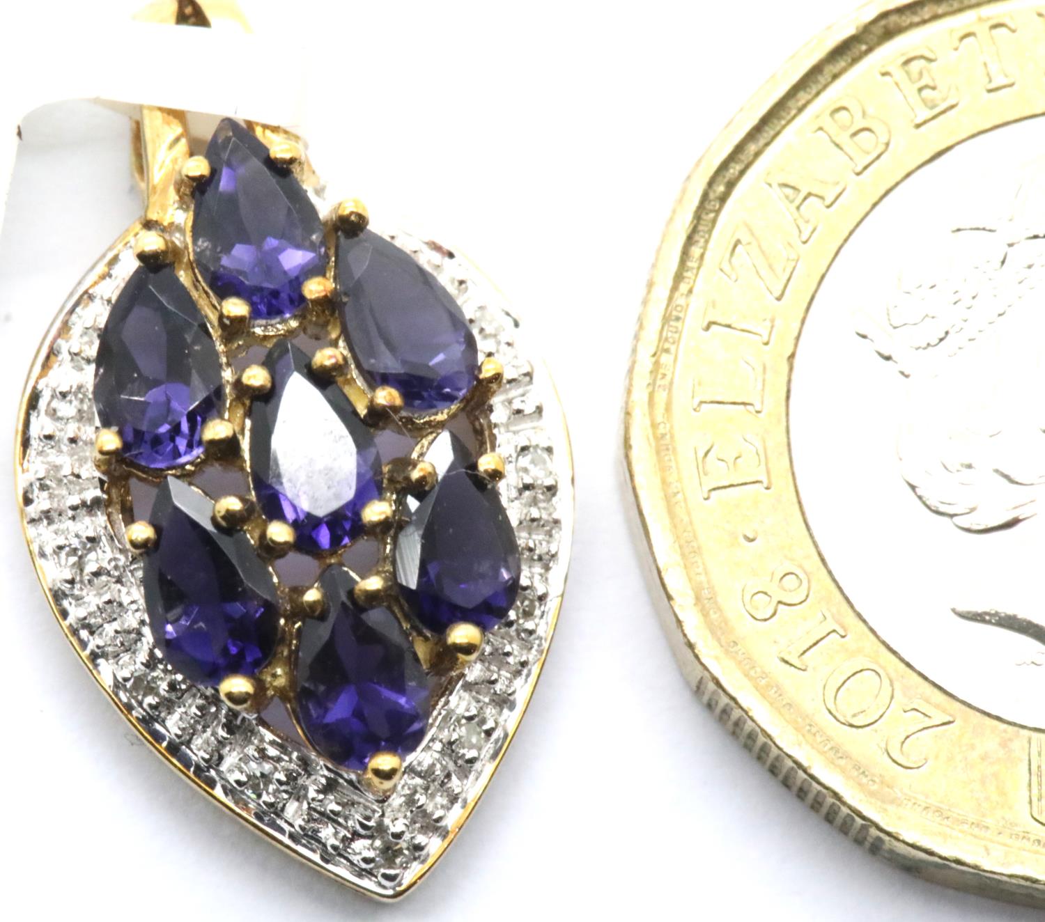 9ct yellow gold tanzanite and diamond pendant, H: 22 mm, 2.1g. P&P Group 1 (£14+VAT for the first