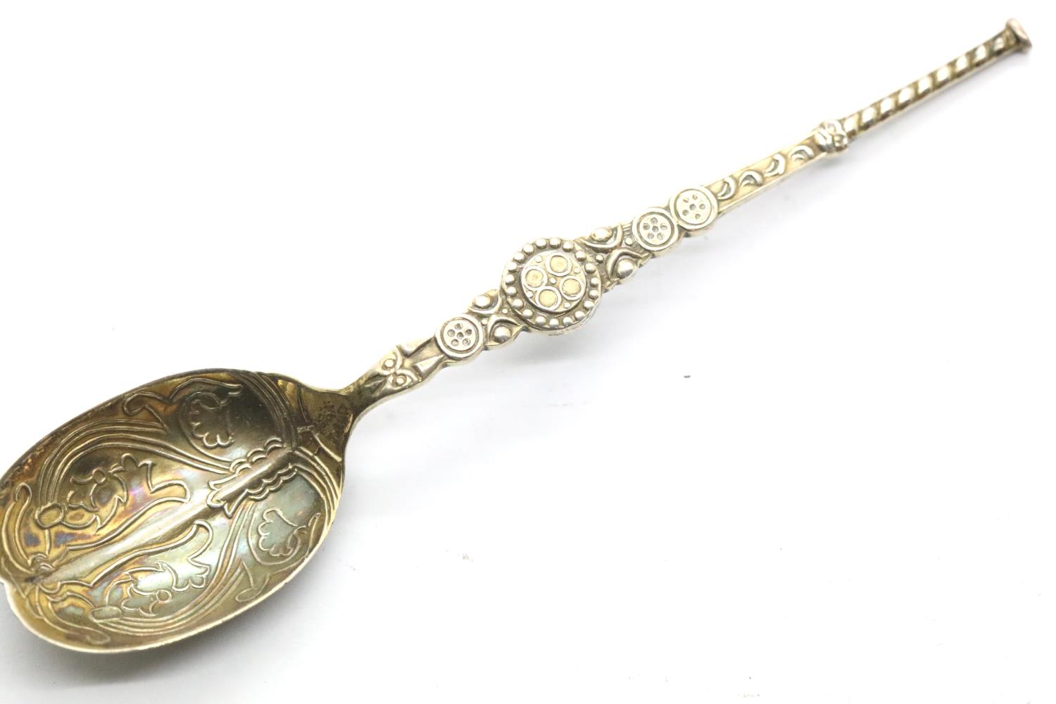 George VI boxed hallmarked silver Coronation anointing spoon, Sheffield assay 1937, L: 11 cm, 11g. - Image 2 of 3