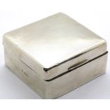 George V hallmarked silver box, cedar lined, 9 x 9 x 4 cm H, 222g. P&P Group 1 (£14+VAT for the