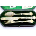 Victorian hallmarked silver gilt Christening set in fitted box, London assay 1874, combined 115g.