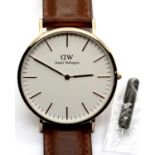 Daniel Wellington wristwatch, on leather strap, new and boxed. P&P Group 1 (£14+VAT for the first