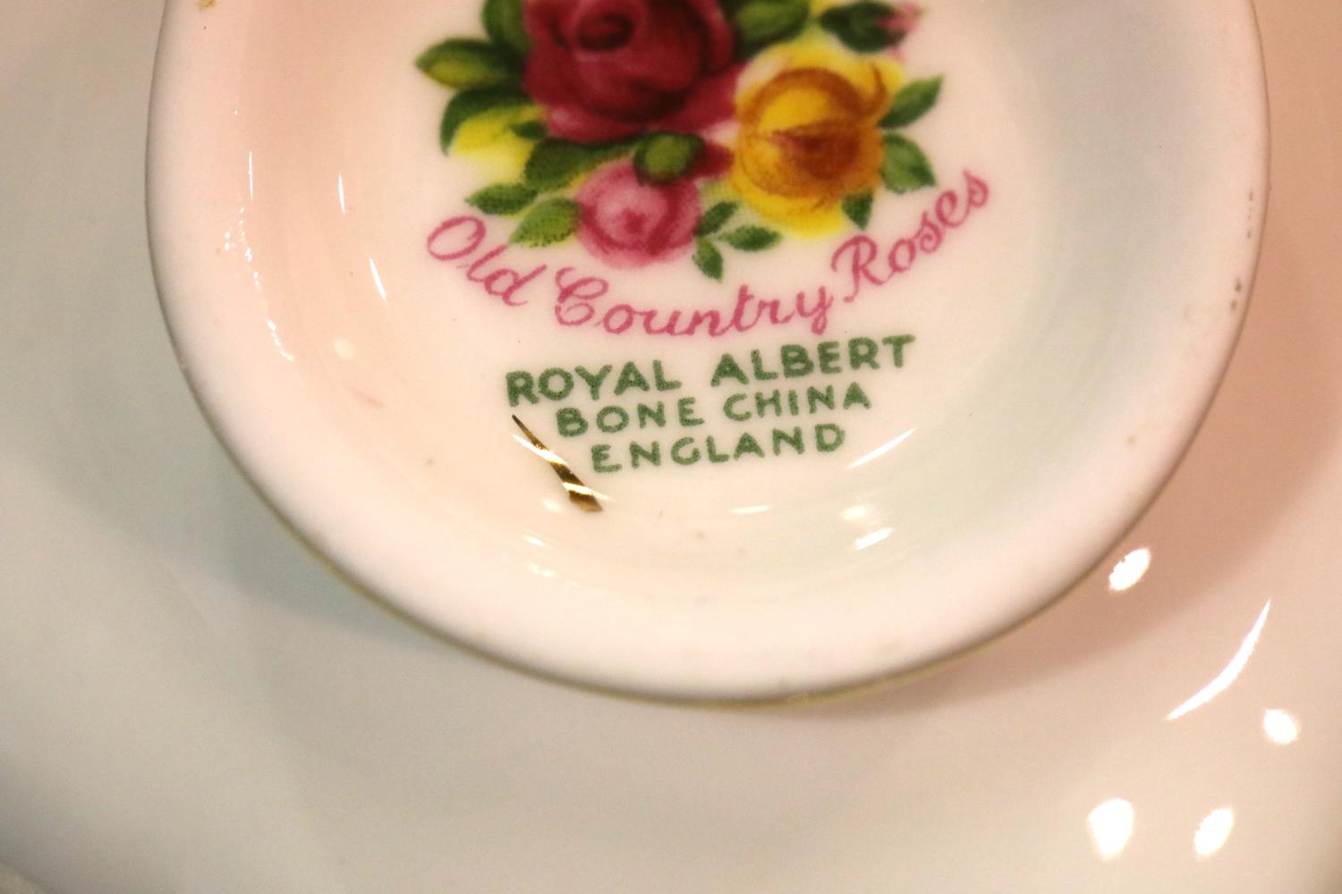 Royal Albert Old Country Roses dinner and tea ware with gilt, mix of first and seconds quality, 74 - Image 3 of 3