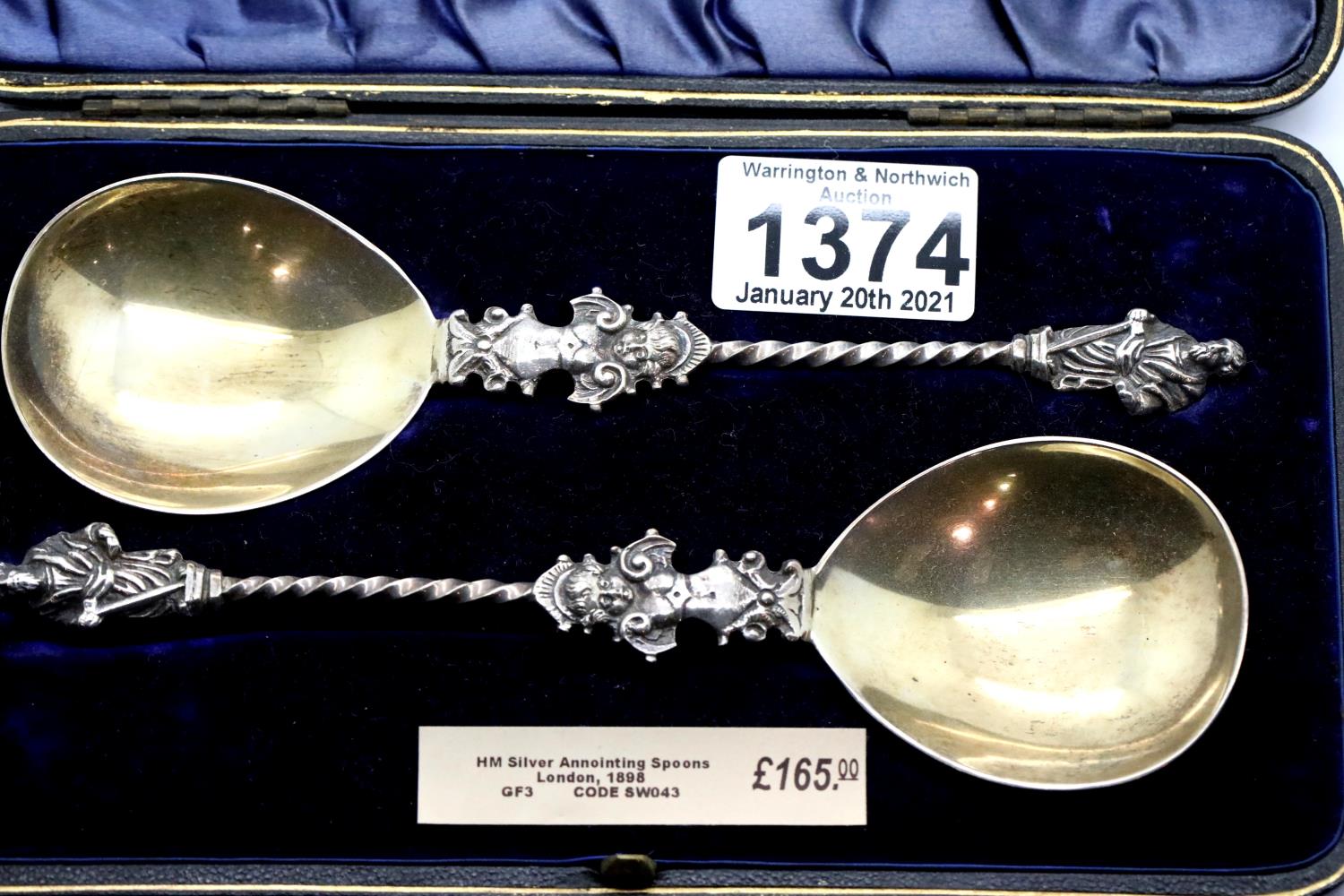 Victorian hallmarked silver pair of anointing spoons, London assay 1898, L: 18 cm, combined 90g. P&P