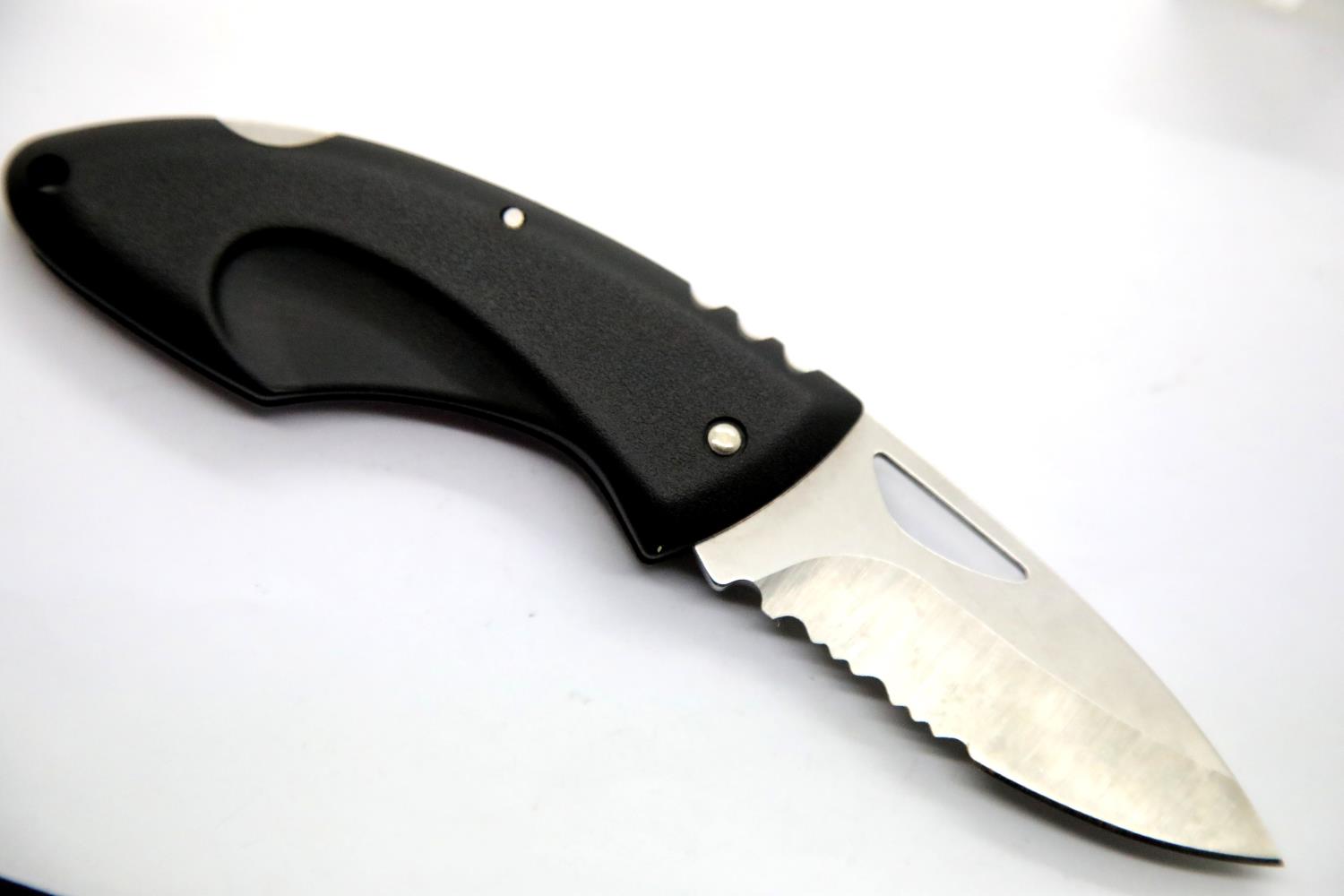 Buck USA first production knife, run 1 of 2500. P&P Group 1 (£14+VAT for the first lot and £1+VAT - Image 2 of 3