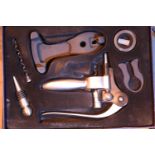 Cased corkscrew and stopper set. P&P Group 1 (£14+VAT for the first lot and £1+VAT for subsequent