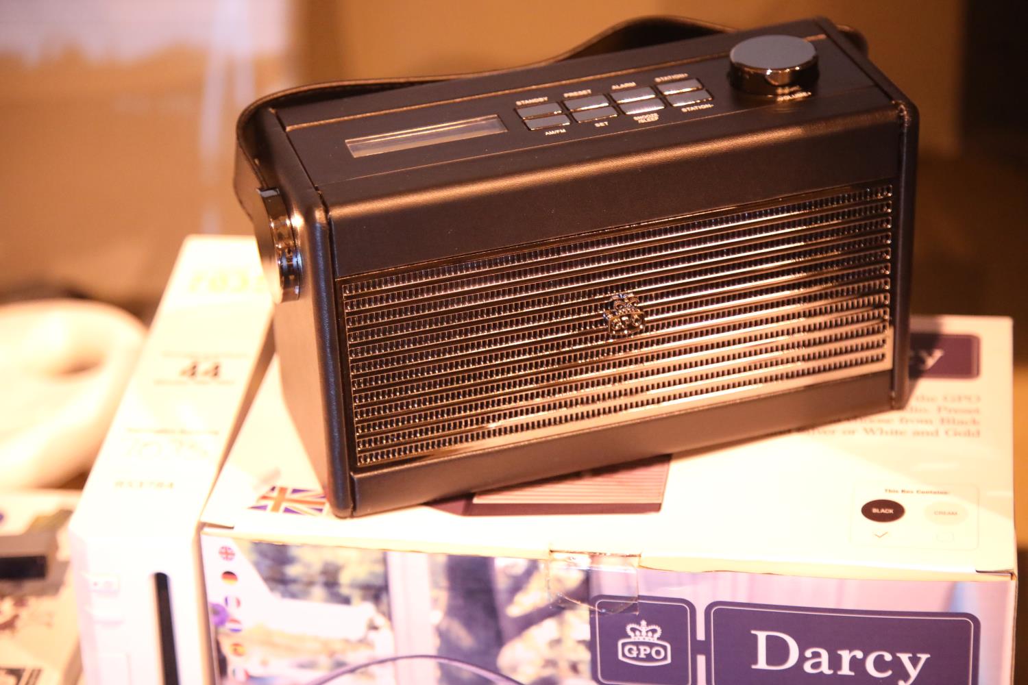 GPO Darcy portable analogue FM/AM radio with alarm clock, preset 20 radio stations. P&P Group 2 (£