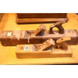 Two vintage wooden block planes. Not available for in-house P&P, contact Paul O'Hea at Mailboxes