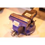 5" engineers swivel bench vice, new old stock. Not available for in-house P&P, contact Paul O'Hea at