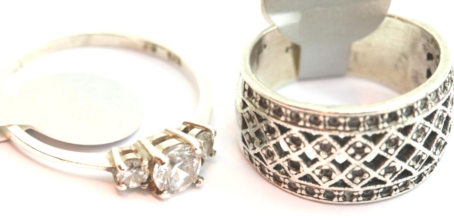 Two ladies vintage silver rings, sizes O & R. P&P Group 1 (£14+VAT for the first lot and £1+VAT
