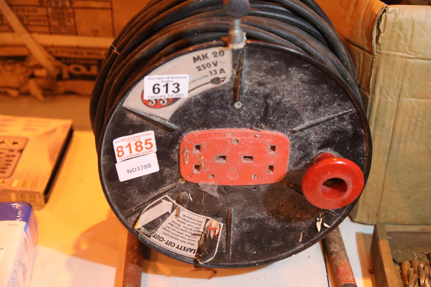 Jo Jo MK20 250v extension lead on 4m reel. Not available for in-house P&P, contact Paul O'Hea at