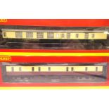 Hornby coaches x2, R4604 MK1 camping coach 176, R4404A BR Hawksworth pass brake W316W. P&P Group