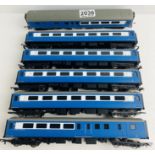 6x Hornby Blue/White Pullman Car Coaches - With Interior Lights & Tail Light (Untested), 3x Coupling