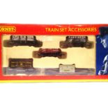 Hornby R6228 5x assorted wagon set, storage wear to the box. P&P Group 1 (£14+VAT for the first