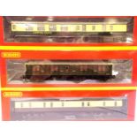 Hornby coaches x3, R4500 GWR pass brake, R4604 camping coach, R4535A S.R Bogie passenger brake -