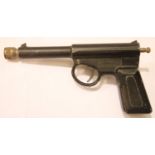 GAT air pistol by Harrison with good compression. P&P Group 2 (£18+VAT for the first lot and £3+