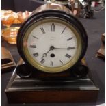 Drum head mantel clock by F Bott Paris/Liverpool with pendulum and key. P&P Group 3 (£25+VAT for the