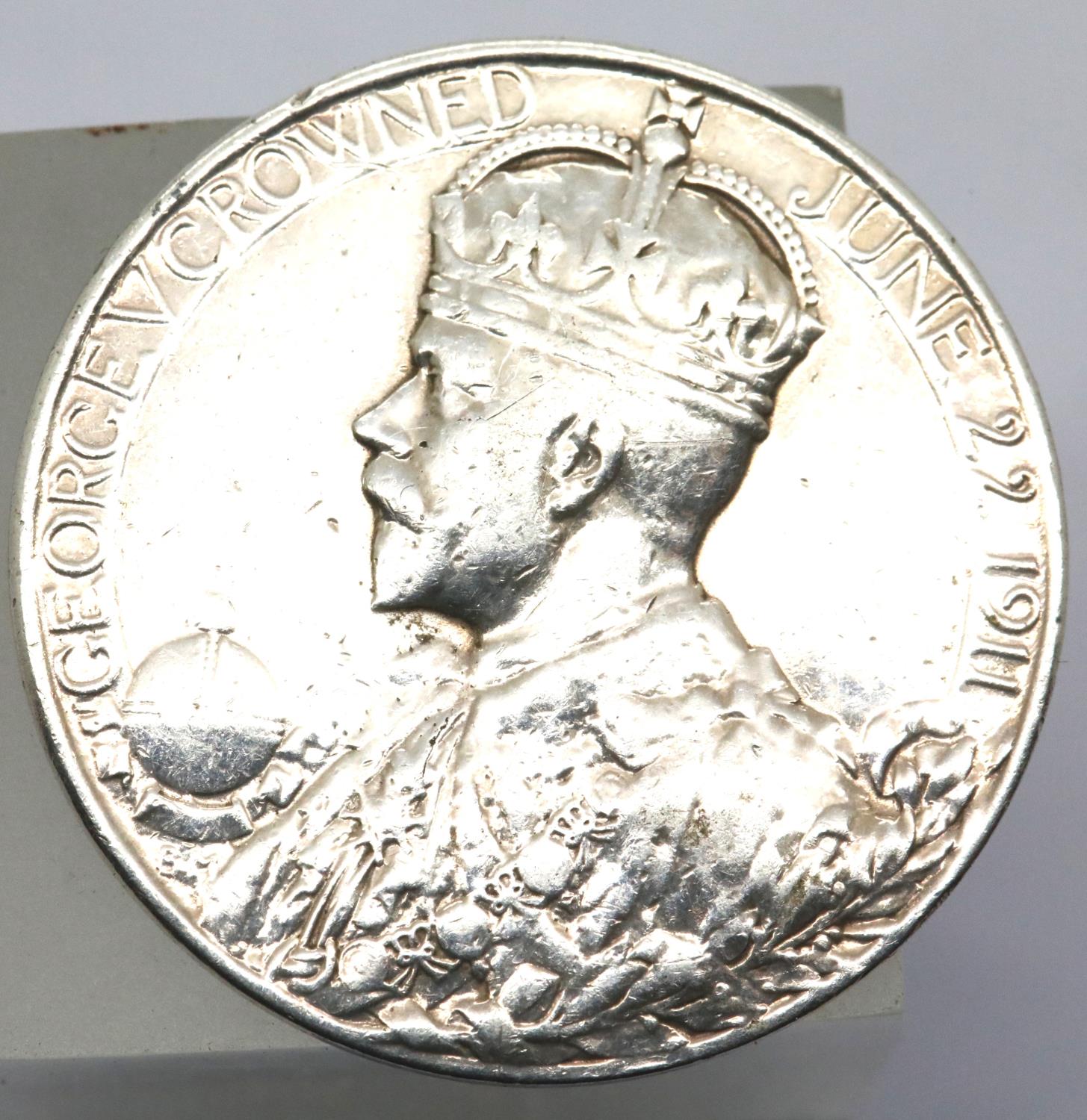 925 silver King George V coronation medal 1911. P&P Group 1 (£14+VAT for the first lot and £1+VAT - Image 2 of 2