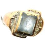 Presumed 9ct gold stone set ring, cut and damaged, 6.5g. P&P Group 1 (£14+VAT for the first lot