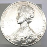 925 silver King George V coronation medal 1911. P&P Group 1 (£14+VAT for the first lot and £1+VAT