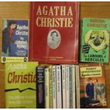 Agatha Christie novels, hardbacks and softbacks. P&P Group 2 (£18+VAT for the first lot and £3+VAT