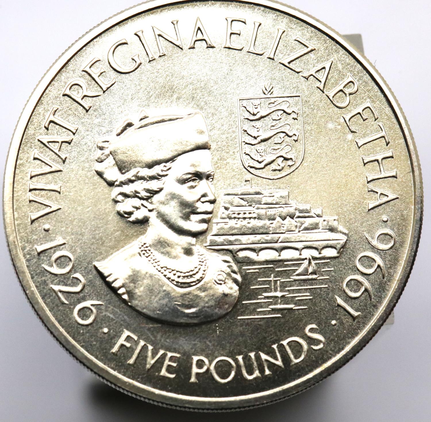 1996 - Guernsey - 70 years QEII - Five pound coin. P&P Group 1 (£14+VAT for the first lot and £1+VAT - Image 2 of 2