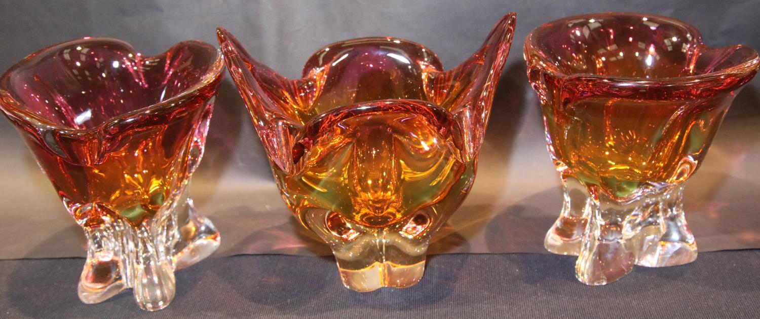Five pieces of Murano art glass and a further glass bowl. Not available for in-house P&P, contact - Image 4 of 6