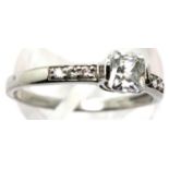 9ct white gold stone set ring, size O, 1.7g. P&P Group 1 (£14+VAT for the first lot and £1+VAT for