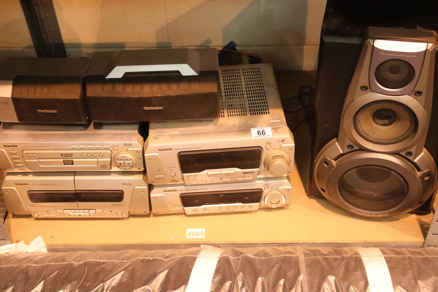 Mixed lot of Technics Hi-Fi separates. Not available for in-house P&P, contact Paul O'Hea at