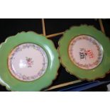 Pair of Victorian cabinet plates. P&P Group 2 (£18+VAT for the first lot and £3+VAT for subsequent