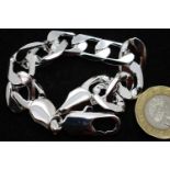 925 silver curb bracelet. P&P Group 1 (£14+VAT for the first lot and £1+VAT for subsequent lots)