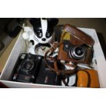 Box of mixed cameras. P&P Group 2 (£18+VAT for the first lot and £3+VAT for subsequent lots)