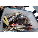 Box of mixed cutlery including plated ware. P&P Group 2 (£18+VAT for the first lot and £3+VAT for