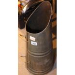 Brass coal scuttle. Not available for in-house P&P, contact Paul O'Hea at Mailboxes on 01925 659133