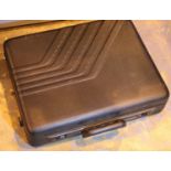 Plastic locking briefcase. P&P Group 2 (£18+VAT for the first lot and £3+VAT for subsequent lots)